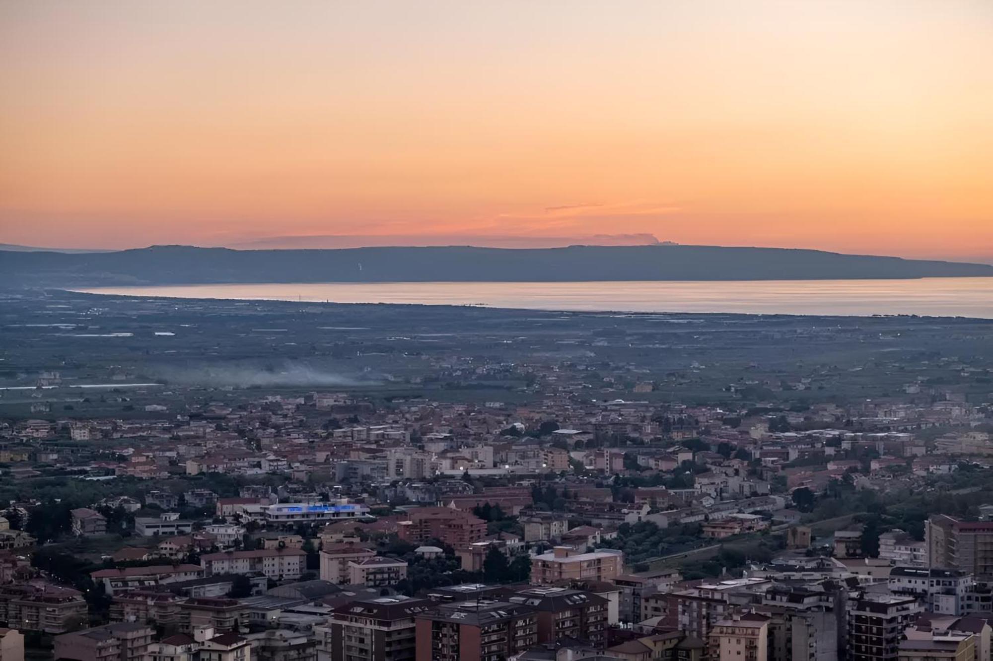 Modern Apt Reventino - Le Lincelle, Lamezia Сант'Юфімія Ламеція Екстер'єр фото